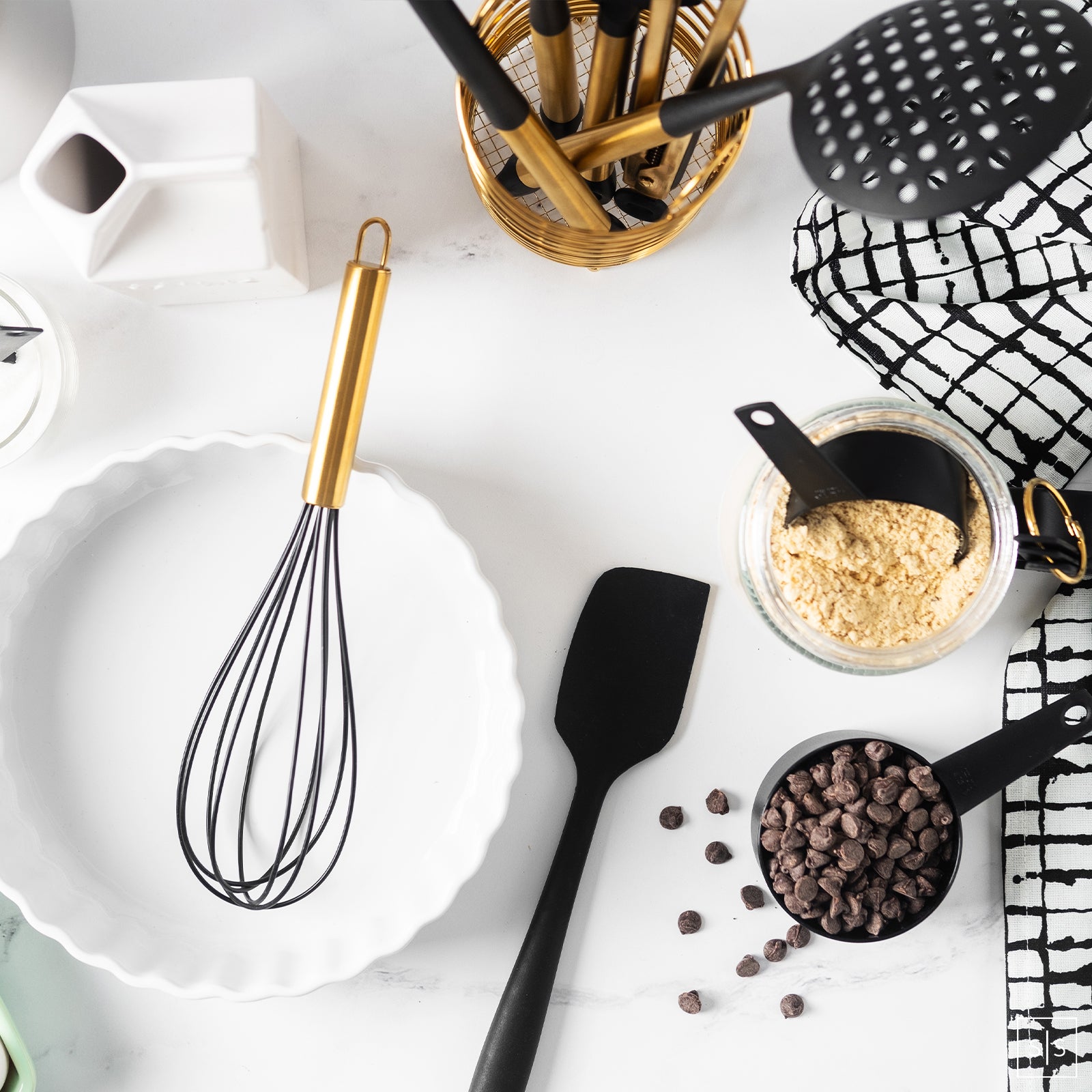 Black and Gold Nylon Kitchen Utensils Set