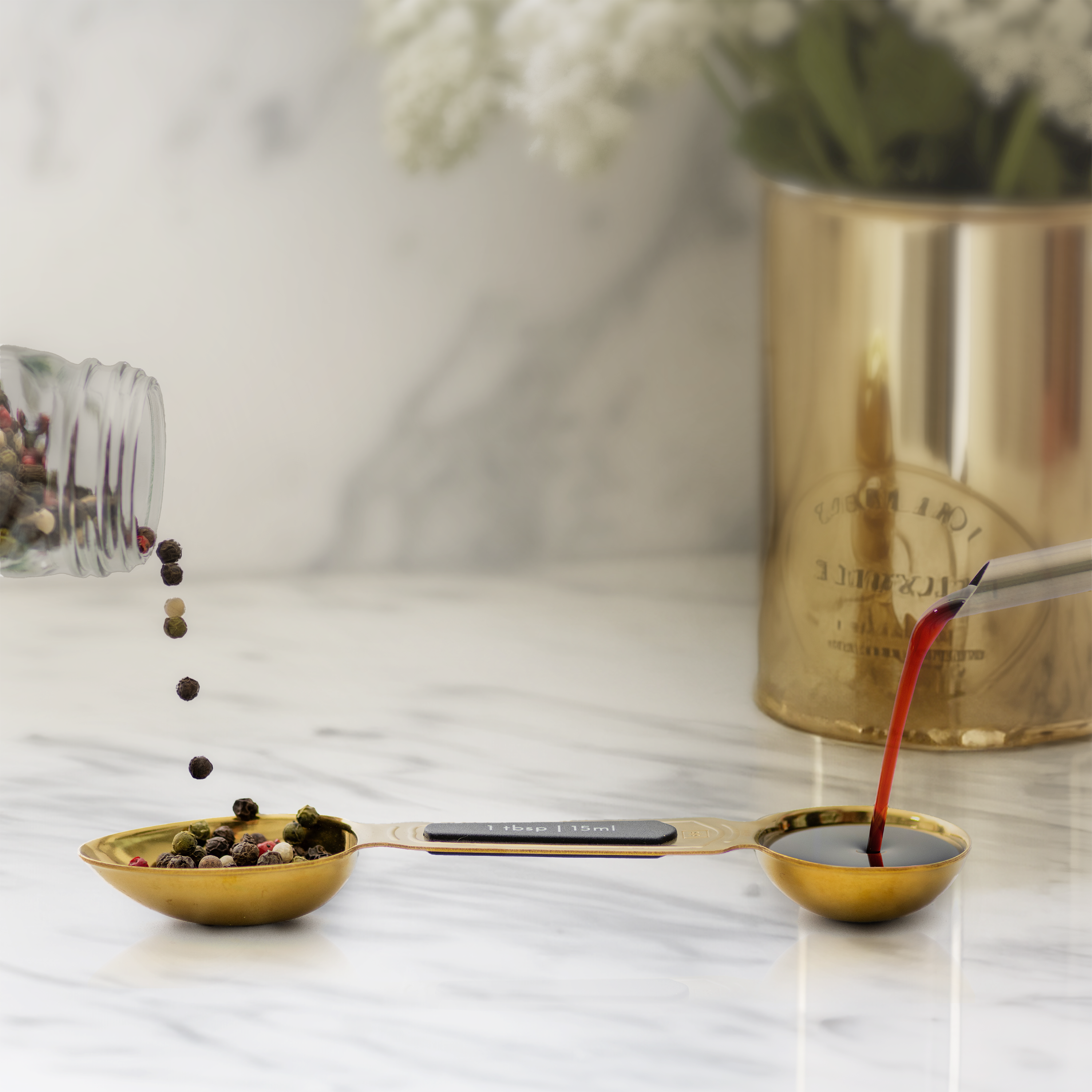 Timeless Black and Gold Magnetic Measuring Spoon Set - Styled Settings