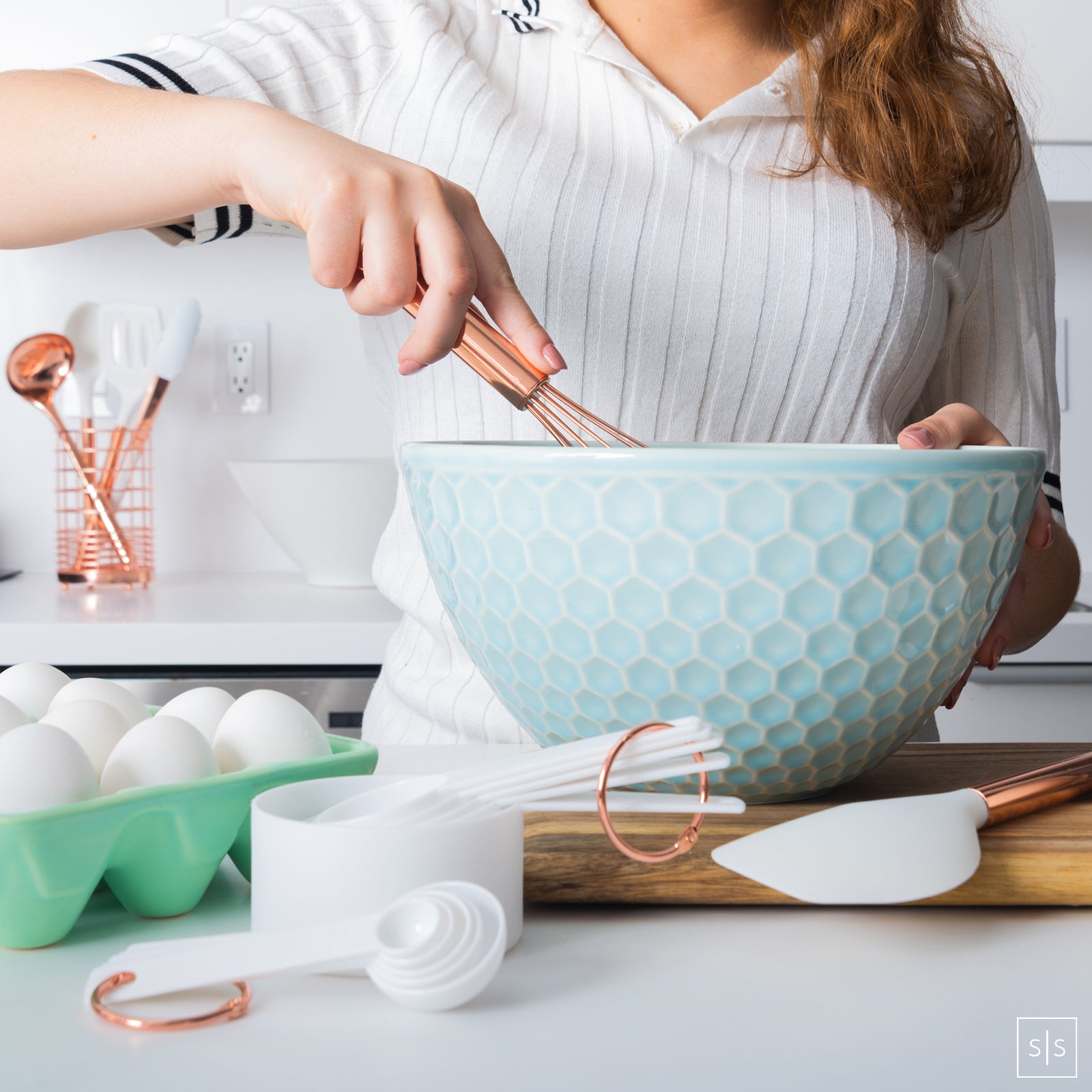 White and Copper Kitchen Utensils Set with Holder