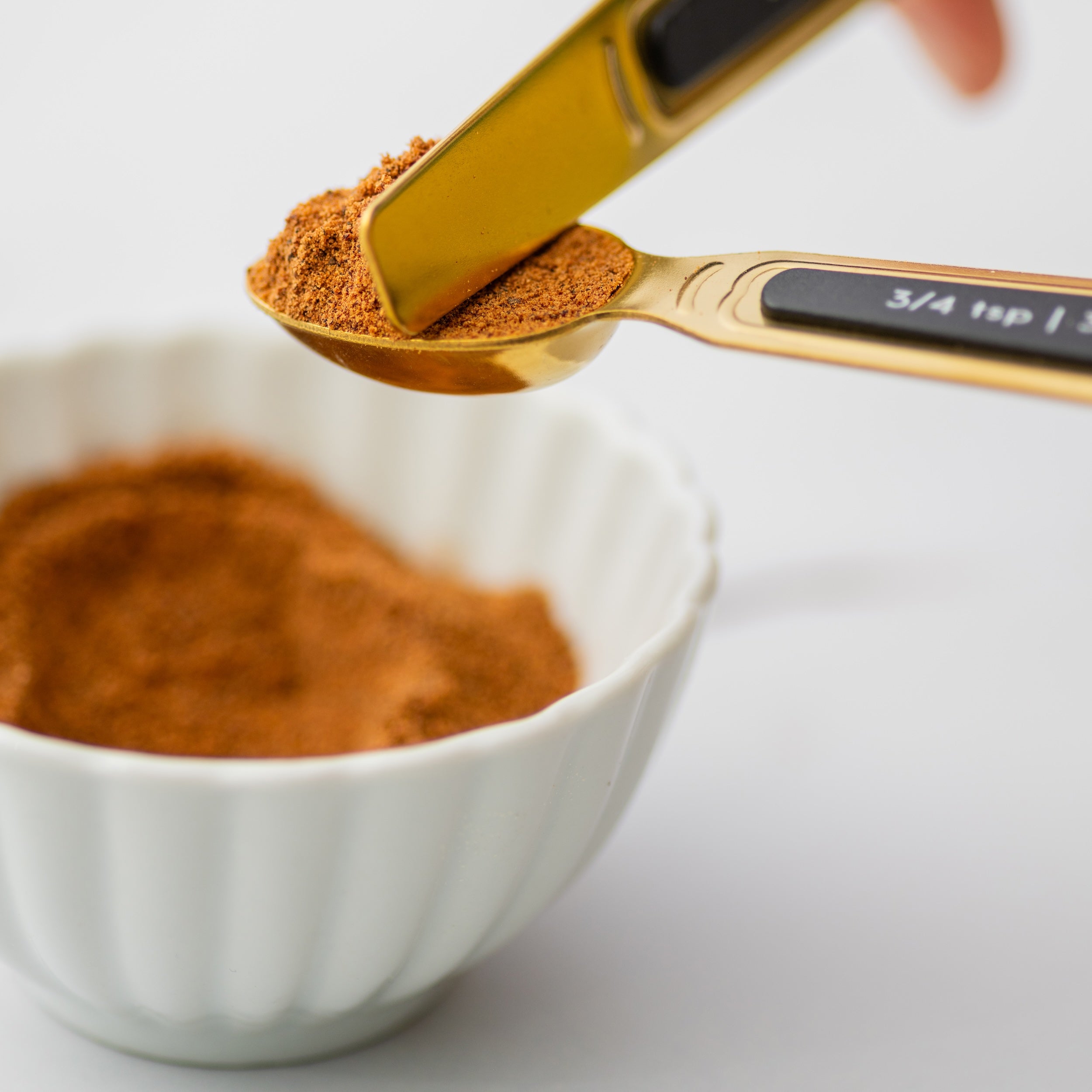 Timeless Black and Gold Magnetic Measuring Spoon Set - Styled Settings