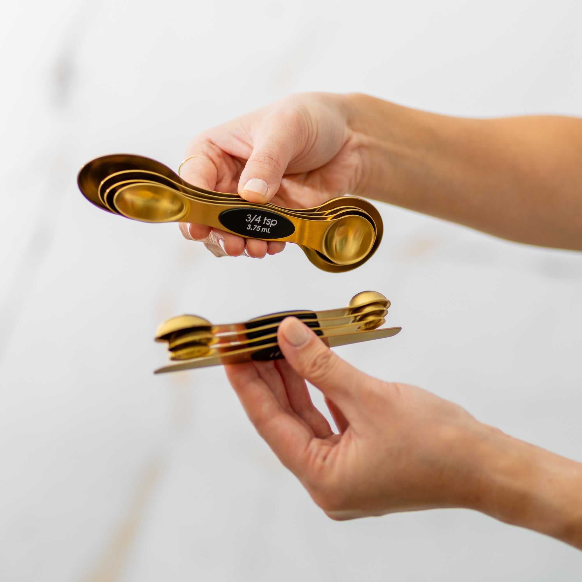 Classic Black and Gold Magnetic Measuring Spoons Set - Styled Settings