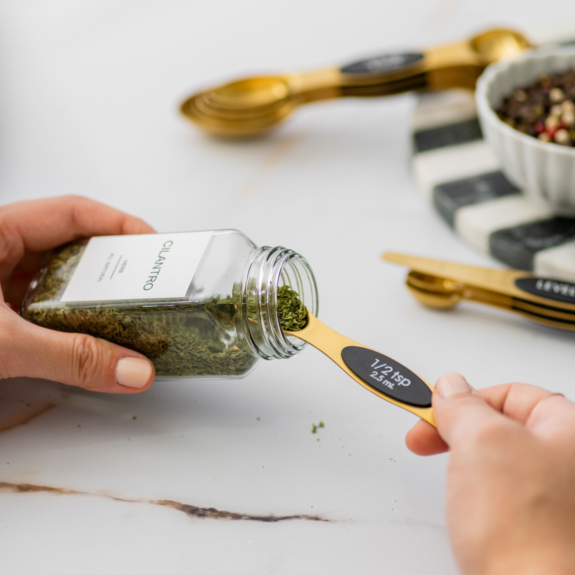 Classic Black and Gold Magnetic Measuring Spoons Set - Styled Settings