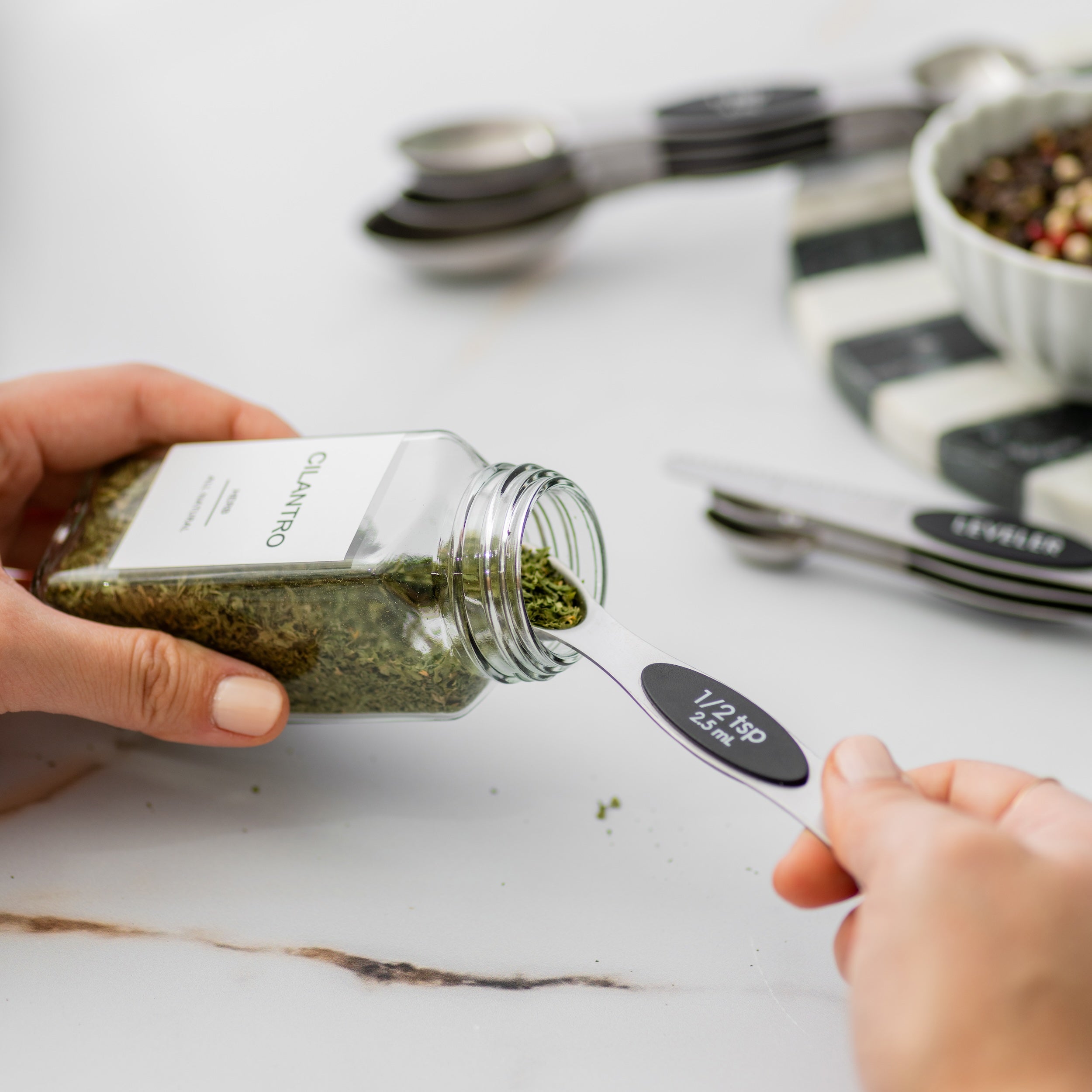 Classic Silver Magnetic Measuring Spoons Set - Styled Settings