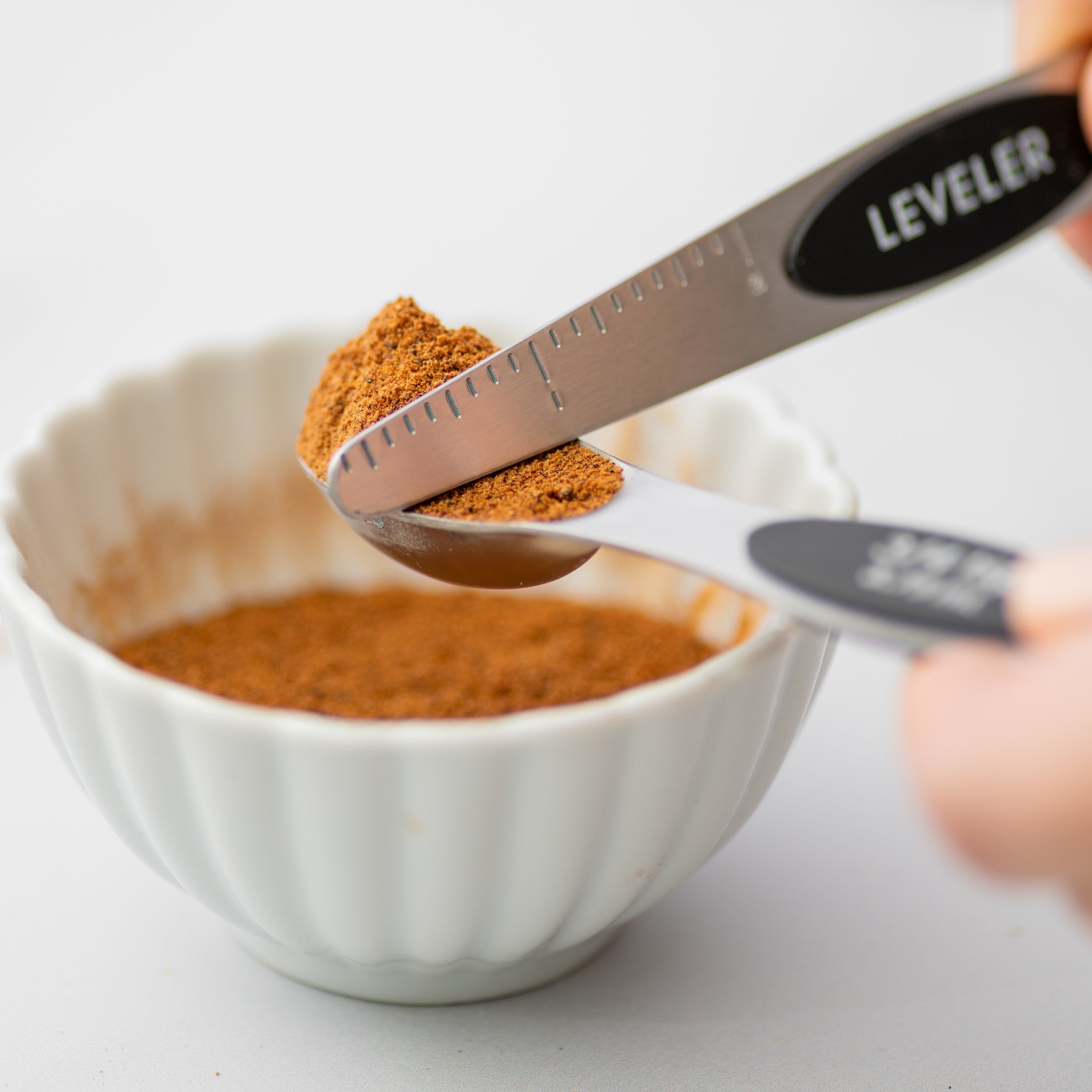 Classic Silver Magnetic Measuring Spoons Set - Styled Settings