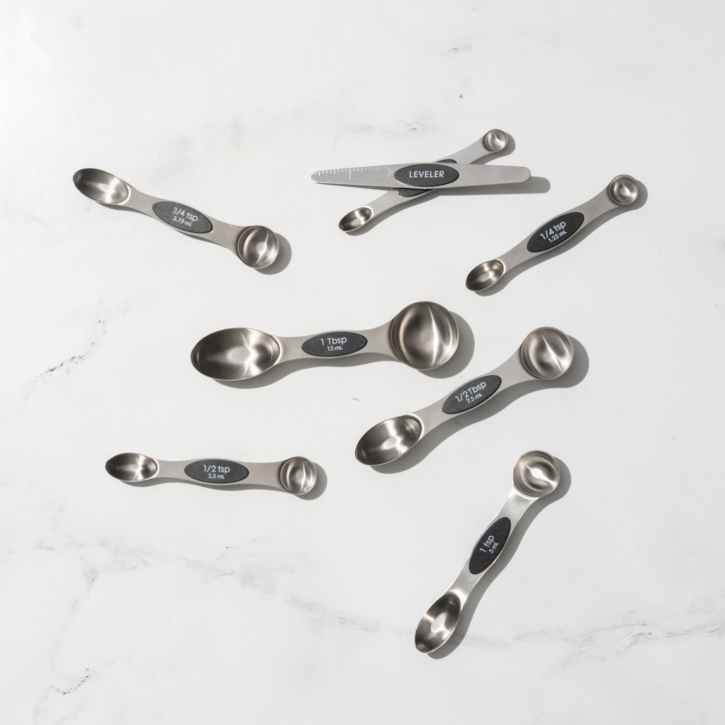 Classic Silver Magnetic Measuring Spoons Set - Styled Settings