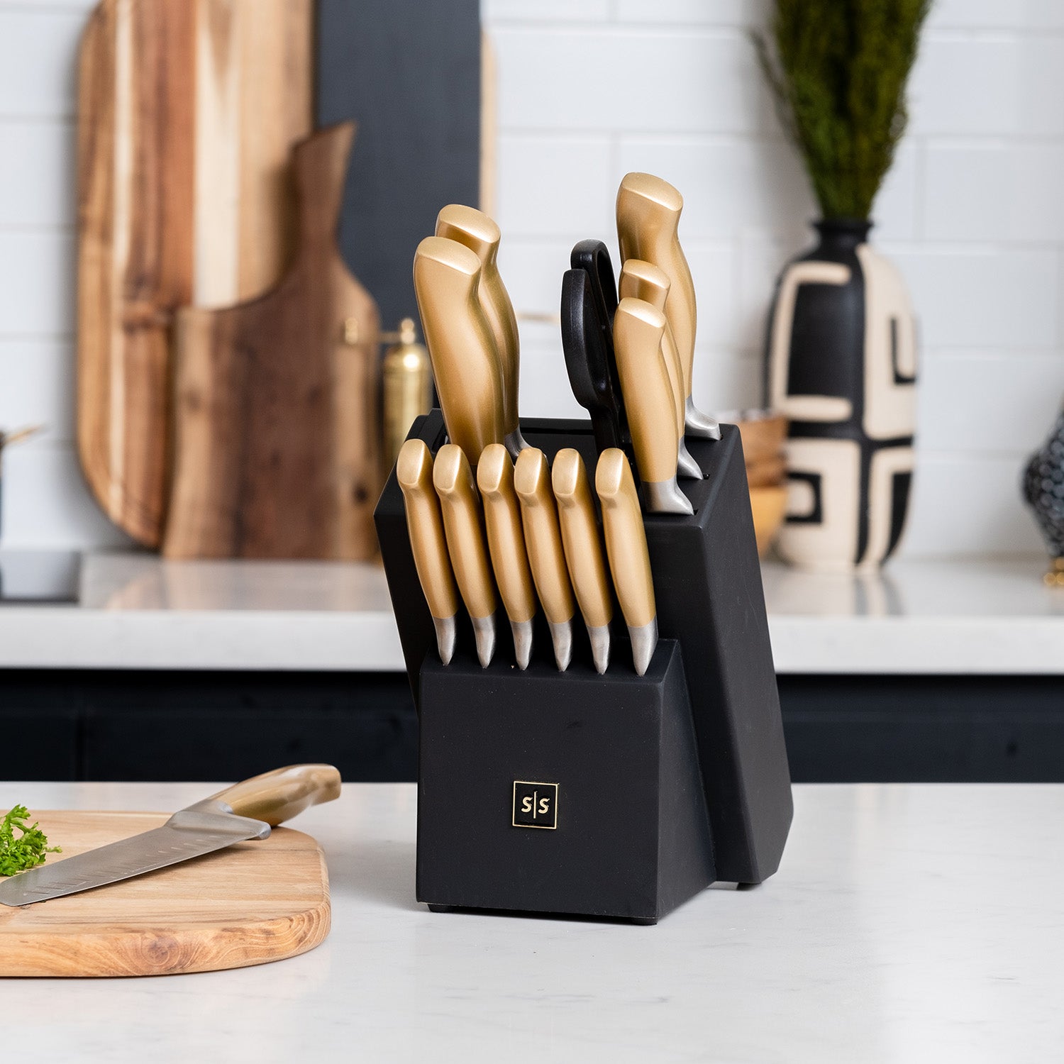 Gold and Silver Knife Set with Self-Sharpening Block - Styled Settings