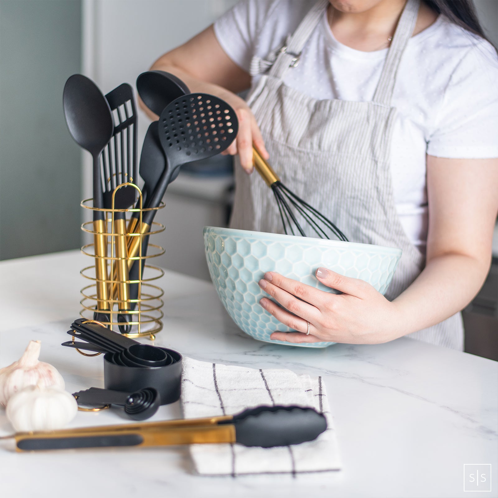Black and Gold Nylon Kitchen Utensils Set